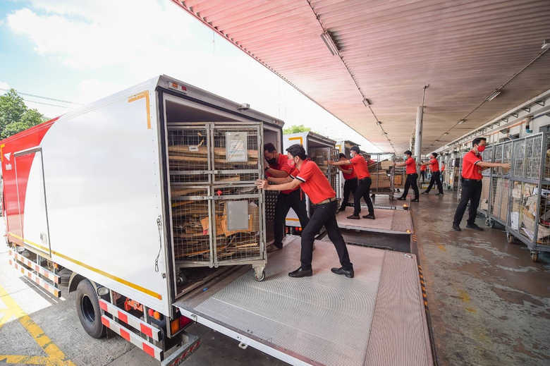 ไปรษณีย์ไทย ปลื้มโครงการไปรษณีย์ reBOX 1 เดือนรับกล่องเก่าเข้าสู่ระบบแล้วกว่า 2.3 หมื่นกิโลกรัม พร้อมปลุกพลังคนไทยร่วมส่งต่อกล่องพัสดุไม่ใช้แล้ว เปลี่ยนเป็นเตียงสนาม