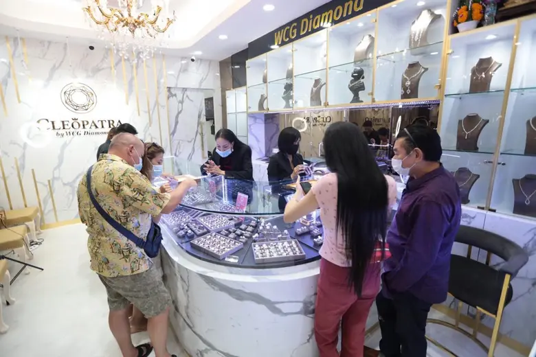 นางศุภากรณ์ ปรีชา (บอสอุ้ม) ประธานกรรมการ...