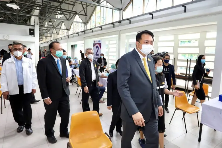 ธนาคารกรุงเทพ ต้อนรับ รมว.แรงงาน ลงพื้นที่  'สโมสรธนาคารกรุงเทพ' ตรวจเยี่ยมบริการฉีดวัคซีนผู้ประกันตน มาตรา 33 สร้างภูมิคุ้มกันโควิด- 19 ให้ประเทศ