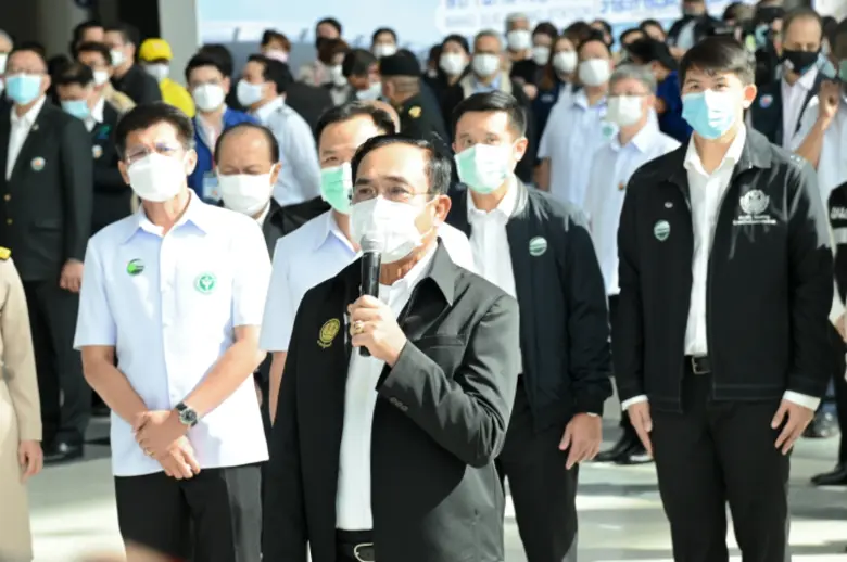 นายกรัฐมนตรี ตรวจเยี่ยมการให้บริการฉีดวัคซีนแก่ประชาชน อย่างเต็มระบบที่ศูนย์บริการวัคซีนกลางบางซื่อ