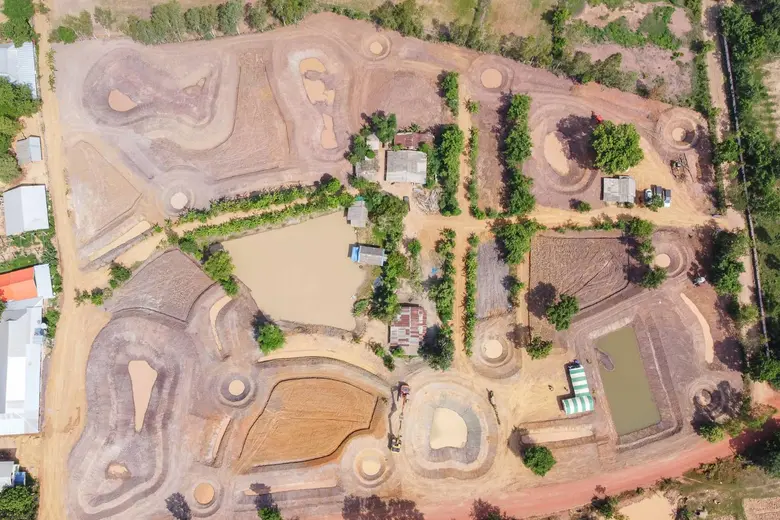 โคก หนอง นา พช. ฉลุย เดินหน้ากว่า 42% ขับเคลื่อนพื้นที่ต้นแบบ พัฒนาคุณภาพชีวิตอย่างยั่งยืน