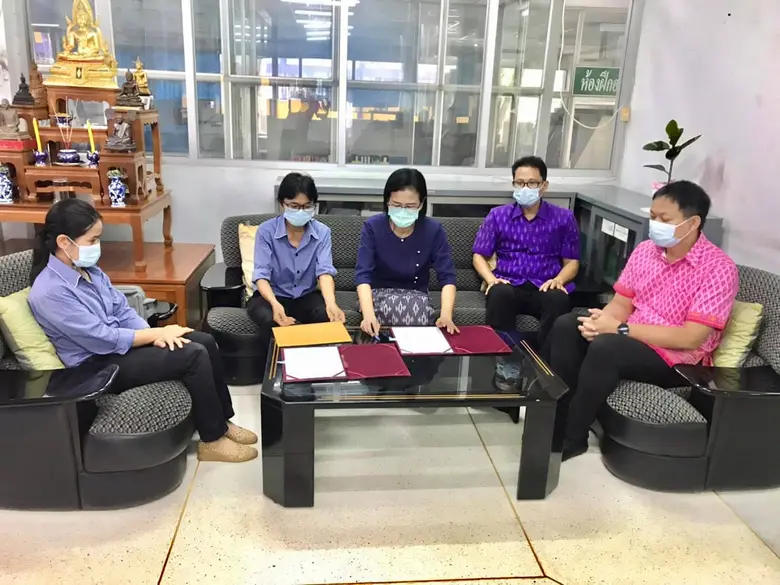 สพร.9 พิษณุโลก ปล่อยเงินกู้กองทุนพัฒนาฝีมือแรงงาน ให้สถานประกอบกิจการ ดอกเบี้ย 0% ช่วยเหลือสถานประกอบกิจการที่ได้รับผลกระทบจากสถานการณ์การแพร่ระบาดของโรคโควิด 19