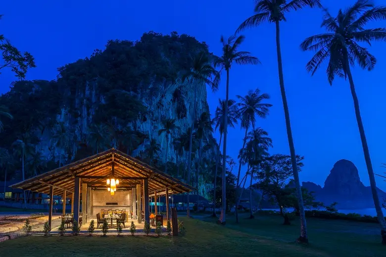 โปรโมชั่น "Early Weekday Booker"