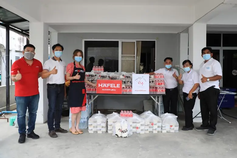 นางสาวจีรวรรณ อำไพวรรณ ผู้จัดการฝ่ายการตล...