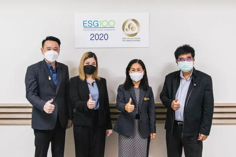 คุณเชิดศักดิ์ วัฒนวิจิตรกุล(ที่ 1 จากซ้าย...