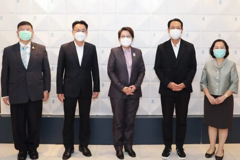 ดร.รักษ์ วรกิจโภคาทร (ที่ 2 จากขวา) กรรมก...