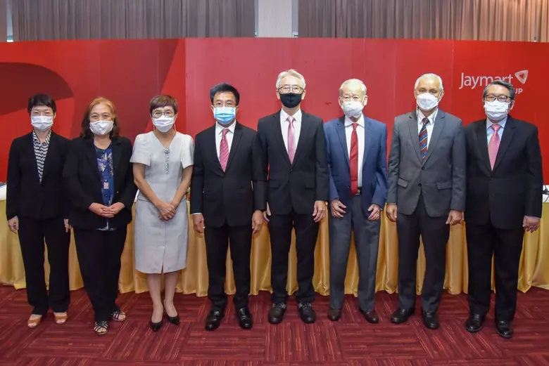 นายพิศณุ พงษ์อัชฌา (ที่ 4 จากขวา) ประธานก...