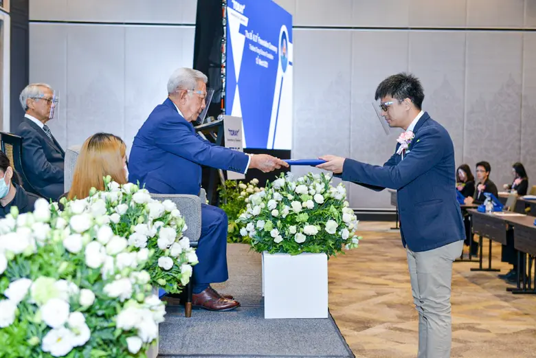 อาจารย์ มจธ. วิจัยและพัฒนาอุปกรณ์ปลูกถ่ายประเภทโลหะจากเทคโนโลยีการพิมพ์ 3 มิติ ทางเลือกในอนาคตสำหรับผู้ป่วยที่ต้องปลูกถ่ายกระดูก