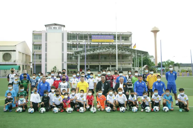 ณ เวลานี้ กระแสฟุตบอลไทยไม่ได้ถูกหยิบยกพู...