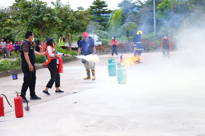 ม.พะเยา ซ้อมแผนป้องกันอัคคีภัยในสำนักงาน ปฏิบัติการอย่างถูกต้องและปลอดภัย