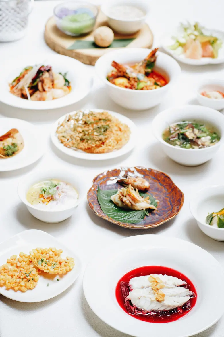 เชฟปริญญ์ ผลสุข จัดสำรับอาหารไทยชุดใหม่ ช่วงวัสสานฤดู ที่ห้องอาหารสไปซ์ มาร์เก็ต โดย 'สำรับสำหรับไทย'