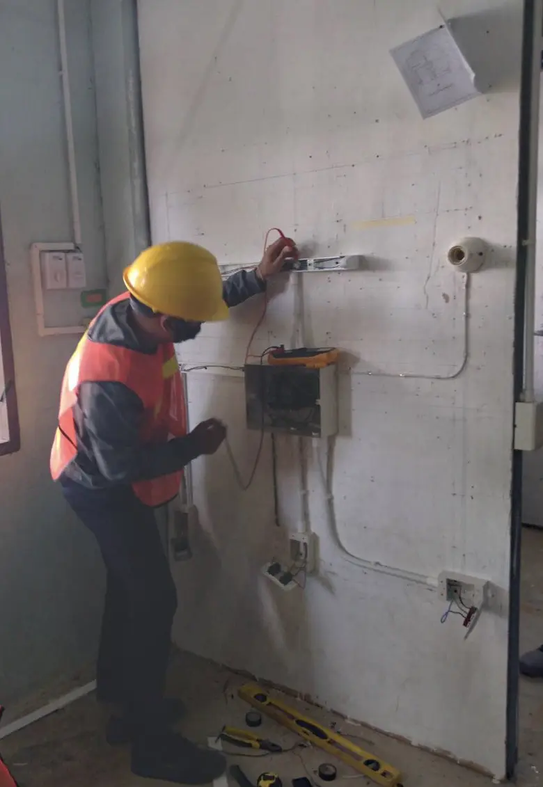 สพร. 7 อุบลราชธานี ทดสอบมาตรฐานช่างไฟฟ้าภายในอาคารให้ช่างชุมชน อ.สิรินธร จ.อุบลราชธานี