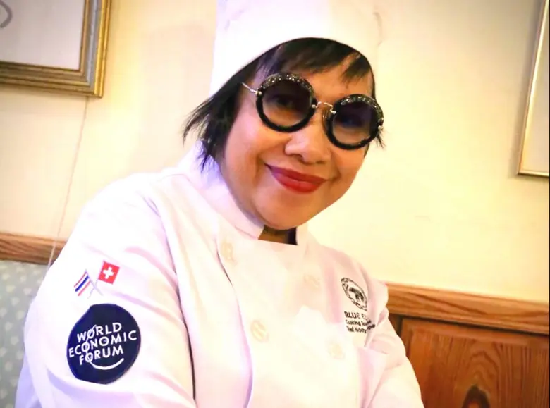 เชฟนูรอ โซ๊ะมณี สเต็ปเป้ แห่งร้านอาหารบลู...