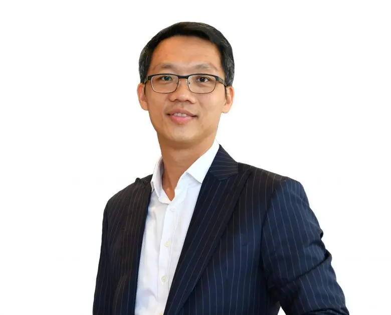 นายไตรเตชะ ตั้งมติธรรม กรรมการผู้จัดการ บ...