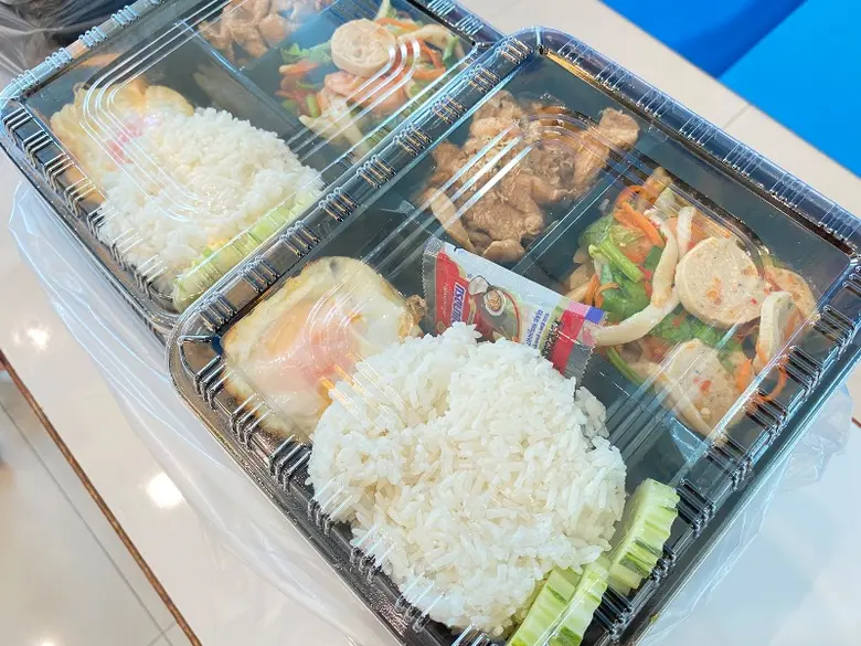 ขอขอบคุณ! วิทยาลัยโลจิสติกส์ฯ ม.ศรีปทุม สนับสนุนอาหารกลางวัน บุคลากรทางการแพทย์ อาสาสมัคร ศูนย์ฉีดวัคซีน SPU