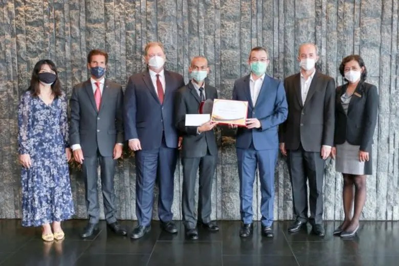 ธีระยุทธ จิราธิวัฒน์ ประธานเจ้าหน้าที่บริ...