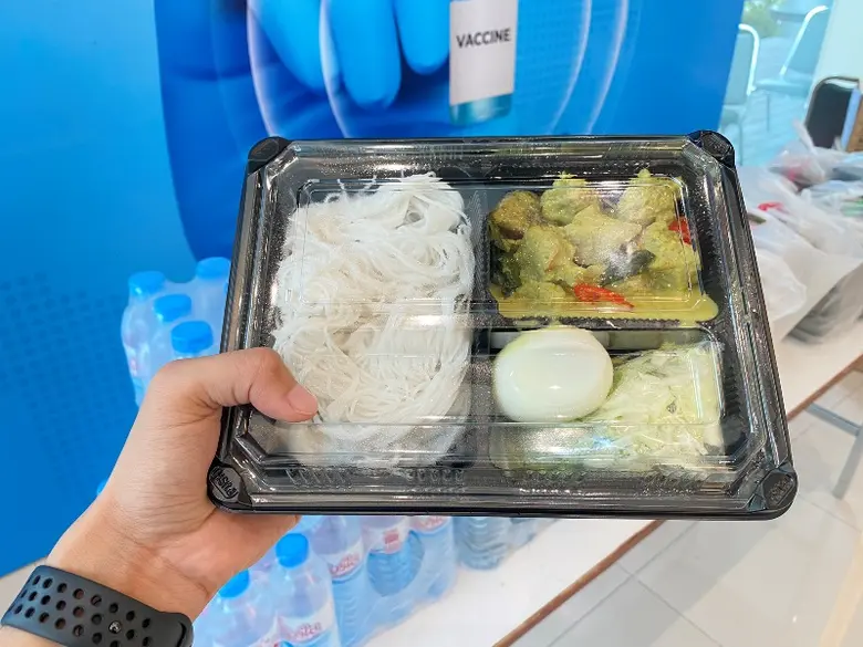 ขอขอบคุณ! คุณไชย เฉลิมวัชราภรณ์ พี่น้องผองเพื่อน ABC - ABC Real สนับสนุนอาหาร และ Bangkok Cookies ศูนย์ฉีดวัคซีน SPU