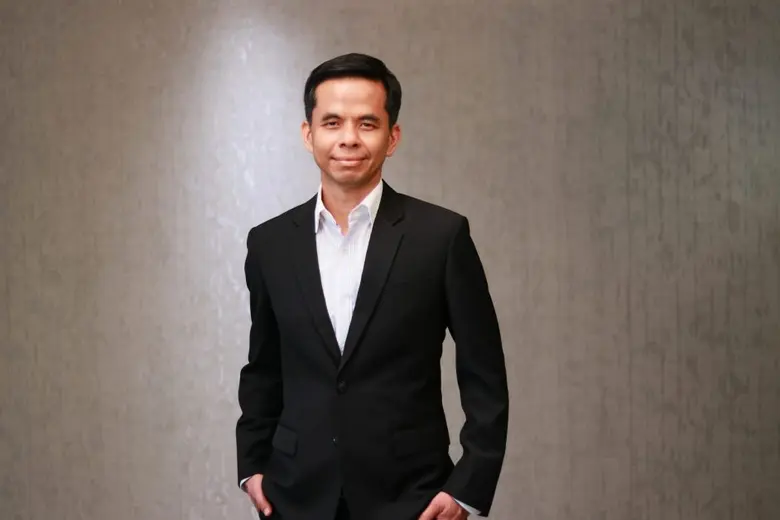 นายสันติ ธนะนิรันดร์ ประธานเจ้าหน้าที่การ...