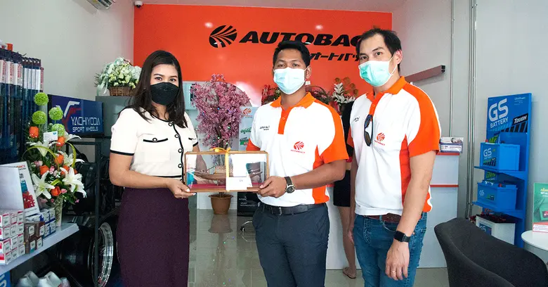 คุณนภารัตน์ สุขชนม์ ตัวแทนบริษัท ว.ศิริกา...