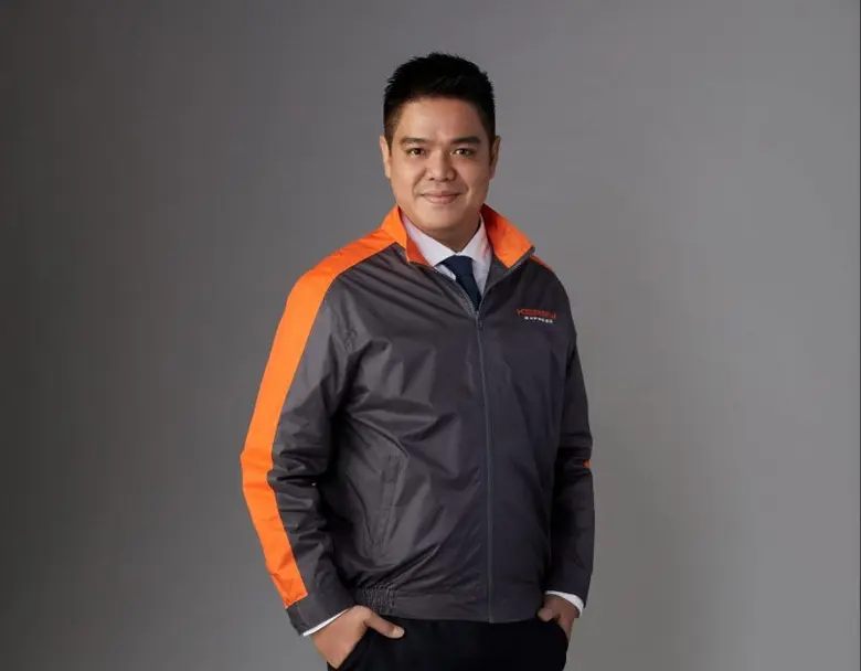 คุณวราวุธ นาถประดิษฐ์ ประธานเจ้าหน้าที่บร...