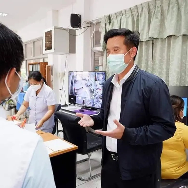 "ชัยวุฒิ" รมว.ดีอีเอส ลุยช่วยผู้ป่วยโควิด...