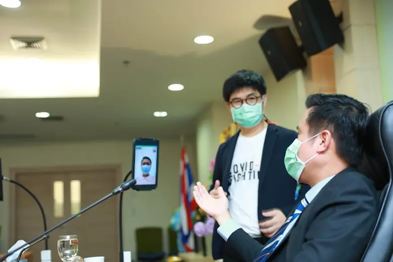 "ชัยวุฒิ" รมว.ดีอีเอส รับมอบระบบการแพทย์ท...