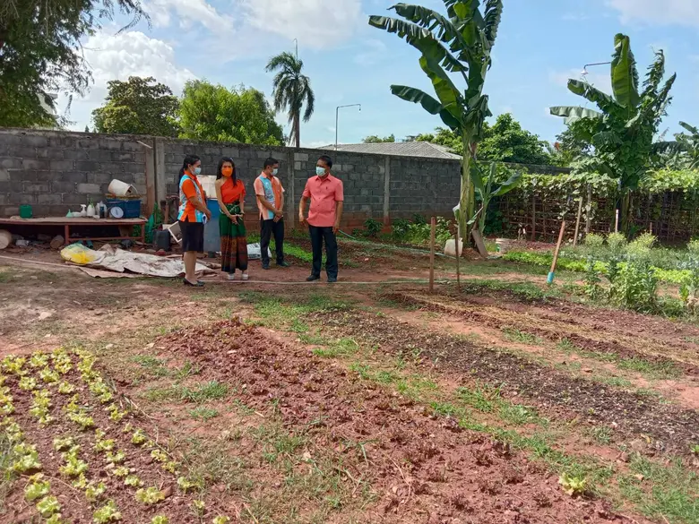 รร.วังใต้ เอาด้วย พช.สุราษฎร์ ลงพท.หารือจัดแสดงผ้าไทย-เผย สนใจ โคก หนอง นา พช.