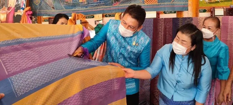 ยลโฉม ผ้าทอเฉลิมพระเกียรติสมเด็จพระนางเจ้าสิริกิติ์ พระบรมราชินีนาถ