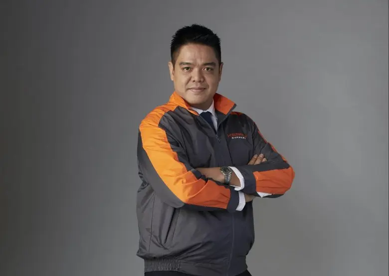 นายวราวุธ นาถประดิษฐ์ ประธานเจ้าหน้าที่บร...