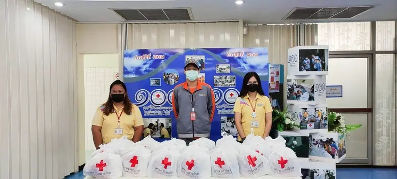 เคอรี่ เอ็กซ์เพรส จัดทีม "เฉพาะกิจ" หนุนสภากาชาดไทย สู้วิกฤติโควิด-19 ส่งด่วน "กล่องพ้นภัย" ช่วยผู้ป่วย "กักตัวที่บ้าน" ในกรุงเทพฯ-ปริมณฑล