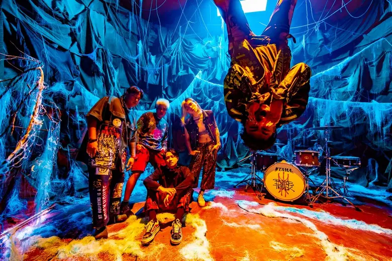 "genie records" (จีนี่ เรคคอร์ดส) รัวกลอง...