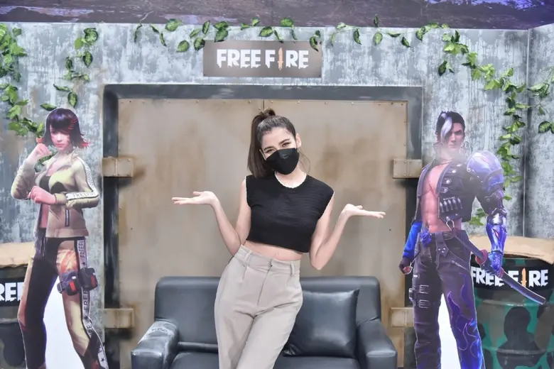 เรียกได้ว่าเป็นนางแบบและนักแสดงสาวสวยพราว...