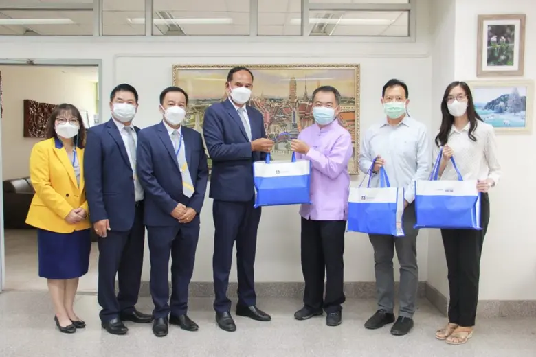 วิริยะประกันภัย หนุนวิจัยอาหารช้าง