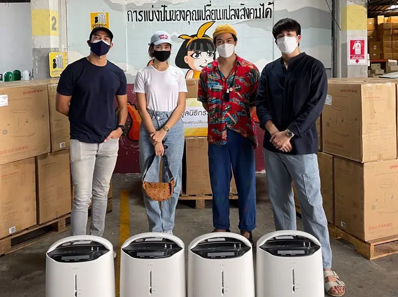 สำหรับนักแสดงที่จัดว่าเป็นที่รักของหมู่เพ...