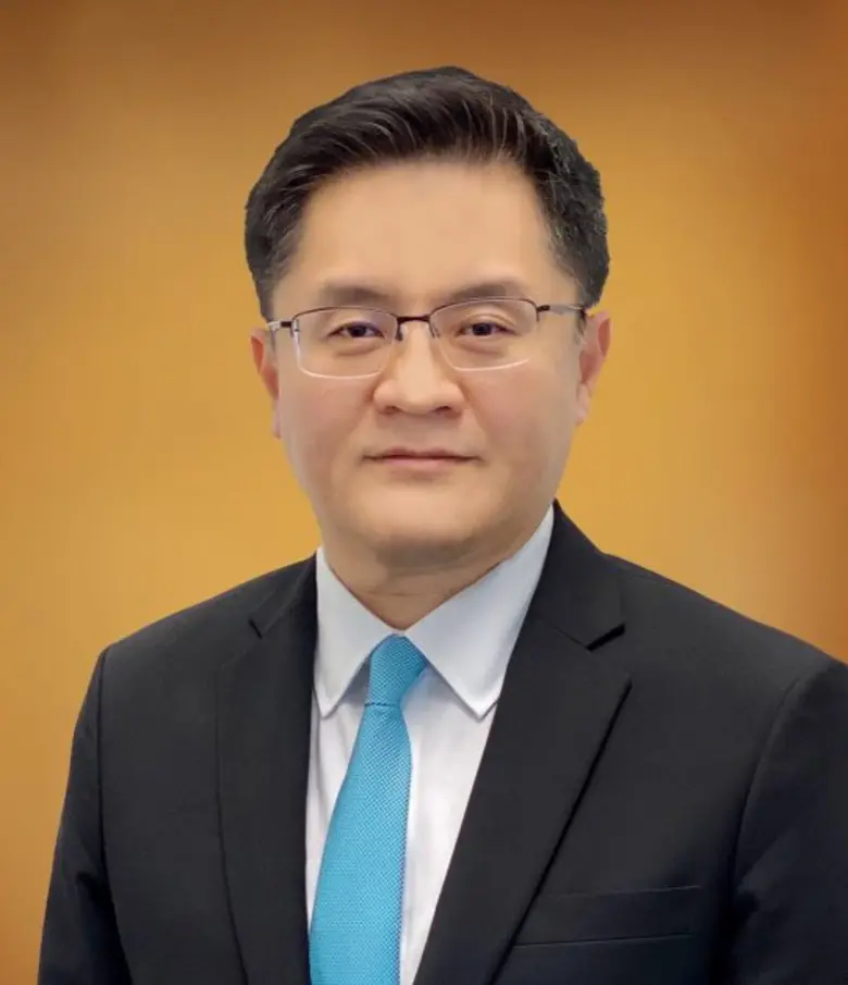 นายธรัฐพร เตชะกิจขจร กรรมการผู้จัดการ บริ...