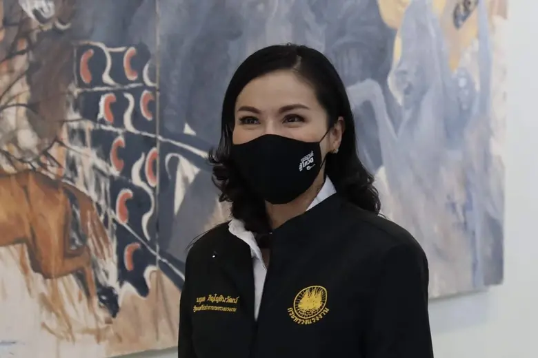 รมช.แรงงาน เดินหน้าแจกข้าวกล่องในพื้นที่เ...