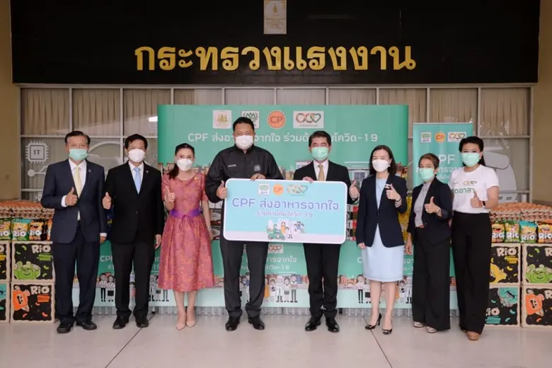 นายสุชาติ ชมกลิ่น รัฐมนตรีว่าการกระทรวงแร...