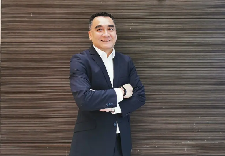 นายพรชลิต พลอยกระจ่าง รองกรรมการผู้จัดการ...