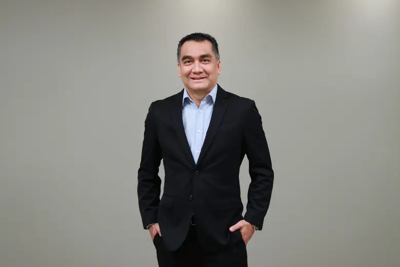 นายพรชลิต พลอยกระจ่าง รองกรรมการผู้จัดการ...