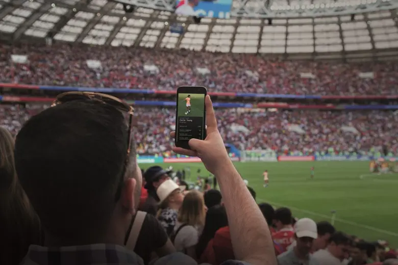 โดย นางนาดีน อัลเลน ประธานบริษัท อีริคสัน...