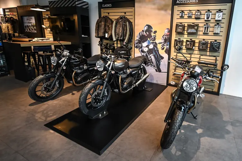 ไทรอัมพ์ มอเตอร์ไซเคิลส์ เดินหน้าลุยตลาดพรีเมียมบิ๊กไบค์ครึ่งหลังปี 64 เปิดรถจักรยานยนต์รุ่นใหม่เสริมทัพแข็งแกร่ง พร้อมยกระดับบริการหลังการขายแบบ "นิวนอร์มอล"