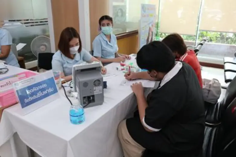 รพ.ลานนา ดำเนินการฉีดวัคซีนทางเลือก "ซิโนฟาร์ม"