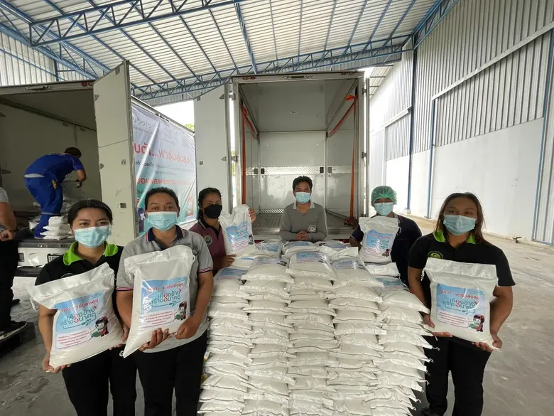 "สยามคูโบต้า" จับมือวิสาหกิจชุมชน มอบข้าวสาร 10 ตัน ผ่าน 5 กลุ่มจิตอาสาภาคประชาชน และผู้แทนจำหน่ายฯ เดินหน้าช่วยเหลือผู้ได้รับผลกระทบโควิด-19 ในแคมเปญ "คูโบต้าเคียงข้างสร้างอนาคต"