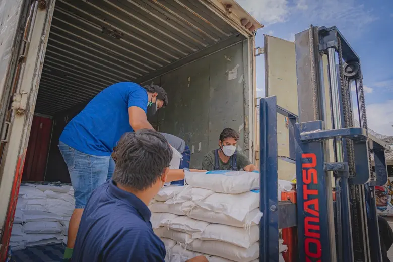 "สยามคูโบต้า" จับมือวิสาหกิจชุมชน มอบข้าวสาร 10 ตัน ผ่าน 5 กลุ่มจิตอาสาภาคประชาชน และผู้แทนจำหน่ายฯ เดินหน้าช่วยเหลือผู้ได้รับผลกระทบโควิด-19 ในแคมเปญ "คูโบต้าเคียงข้างสร้างอนาคต"