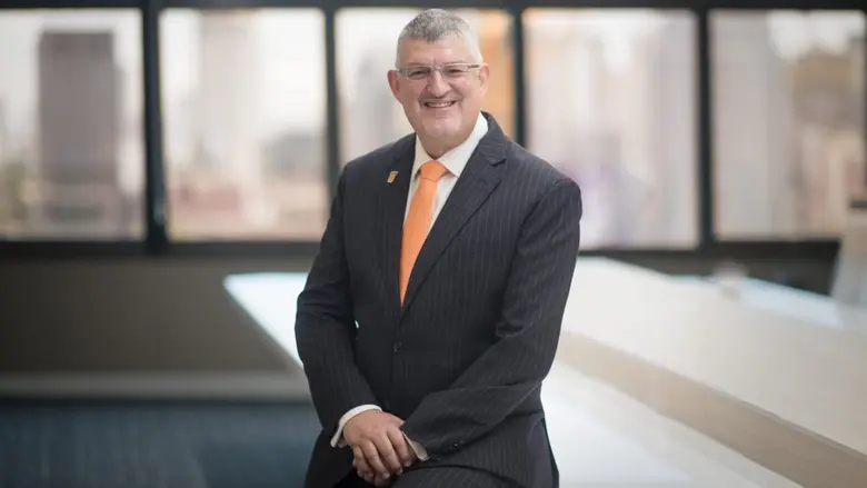 เอฟดับบลิวดี ประกันชีวิต ดูแลและห่วงใยลูก...