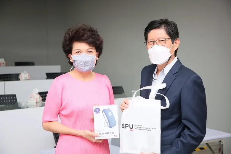 "บ.ไทยรุ่งยูเนี่ยนคาร์ จำกัด (มหาชน)" ร่วมบริจาคเงินหนุนศูนย์ฉีดวัคซีนมหาวิทยาลัยศรีปทุม