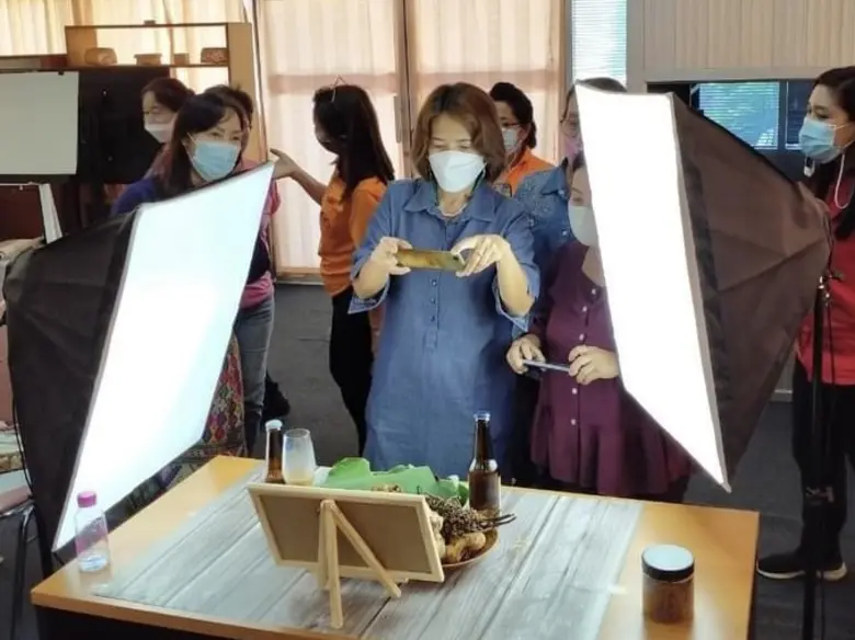 ก.แรงงาน เพิ่มทักษะออนไลน์ ชูวิสาหกิจชุมชน