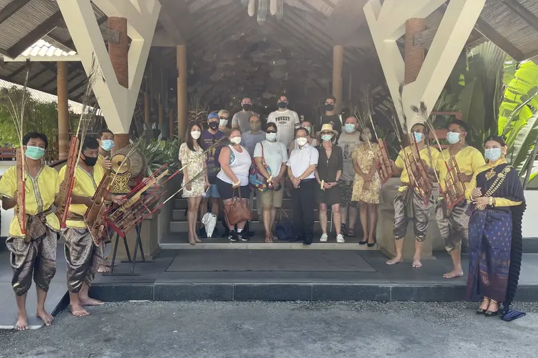 ภูมิภัทร นาวานุเคราะห์ (แถวที่ 1 คนที่ 4 ...