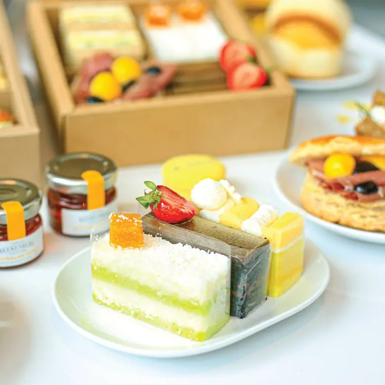 อร่อยง่าย+ผ่อนคลายได้ที่บ้านกับชุดน้ำชา Au Soleil จากโรงแรมเลอ เมอริเดียน กรุงเทพ