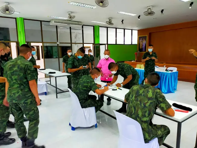 สนพ.ชุมพร ฝึกอาชีพช่างซ่อมอุปกรณ์ไฟฟ้า ให้แก่ทหารเกณฑ์ก่อนปลดประจำการ